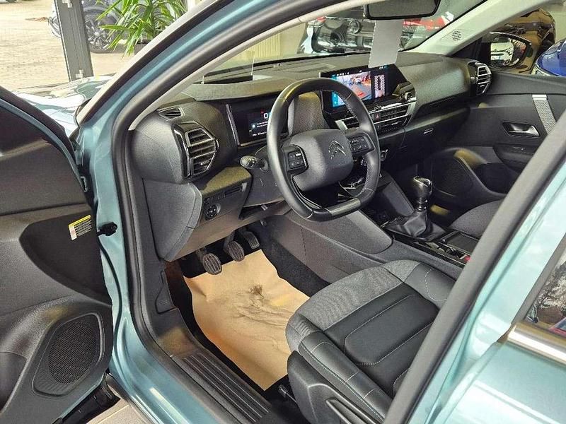 Gebraucht Citroën C4 PureTech 131 PS (96 kW) 2023 Lackierung olbia blau/typ aussenverkleidung metalliclackierung SUV