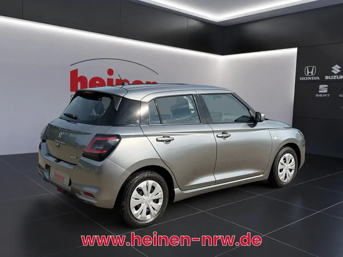 Gebraucht Suzuki Swift Club 82 PS (60 kW) 2026 Silber Kleinwagen