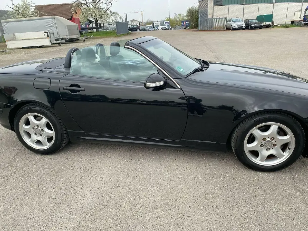 Gebraucht Mercedes SLK200 163 PS (119 kW) 2001 Schwarz Cabrio