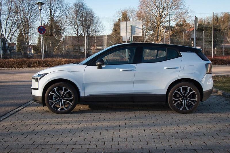Gebraucht Volvo EX30 Plus 200 kW (272 PS) 2024 Blau SUV
