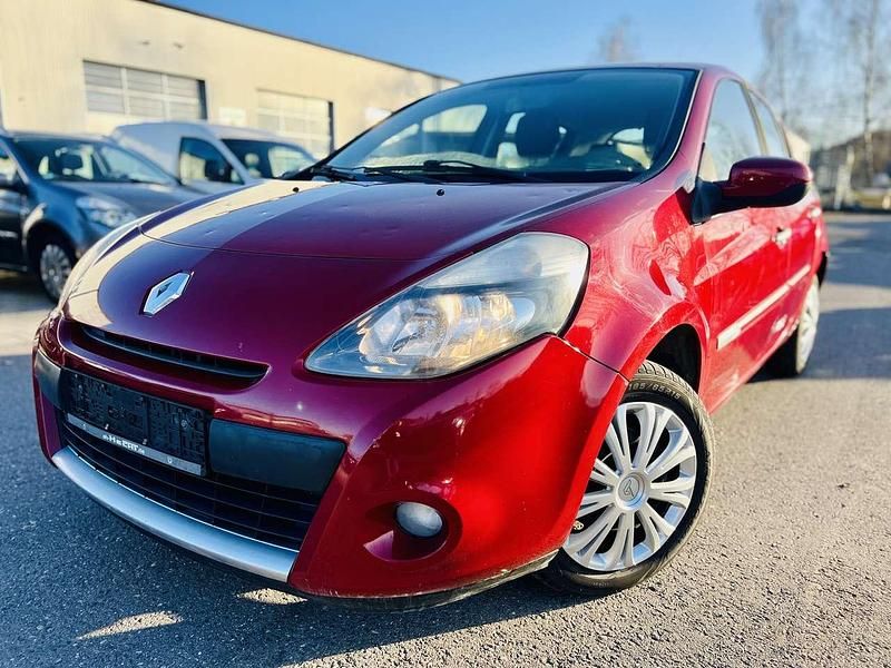 Gebraucht Renault Clio II Dynamique 75 PS (55 kW) 2011 Rot dyna Kleinwagen