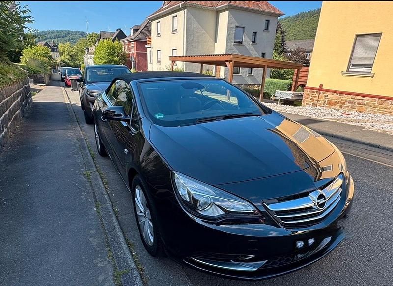 Gebraucht Opel Cascada 140 PS (102 kW) 2018 Schwarz Cabrio