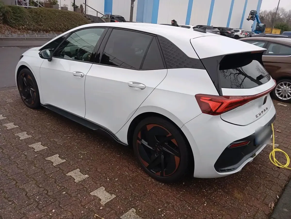 Gebraucht Cupra Born 169 kW (231 PS) 2023 Weiß Kleinwagen