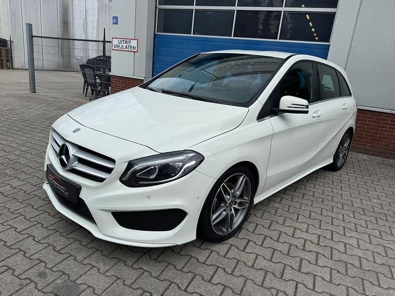 Weiß Gebraucht 2018 Mercedes B180 AMG Van / Kleinbus | 8.250 € (Etwas zu teuer) - Bild 1/4