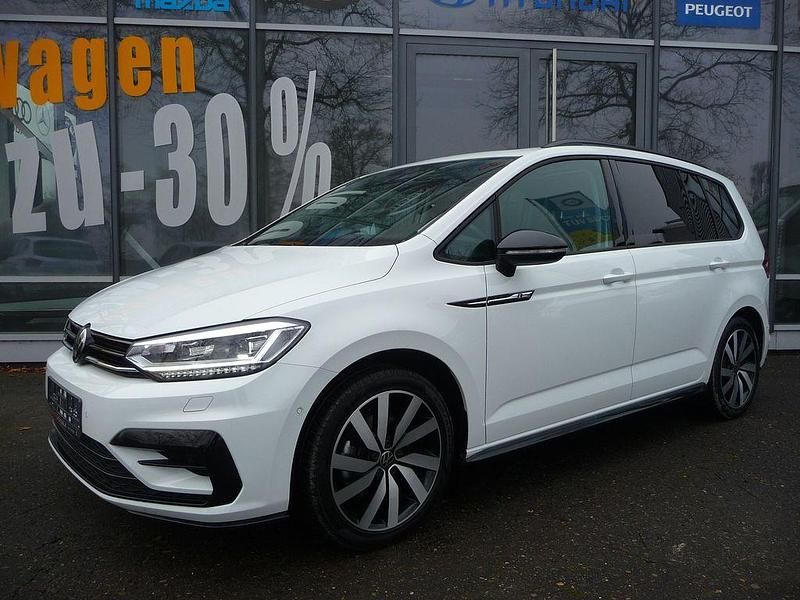 Gebraucht VW Touran Highline 150 PS (110 kW) 2025 Weiß Van / Kleinbus