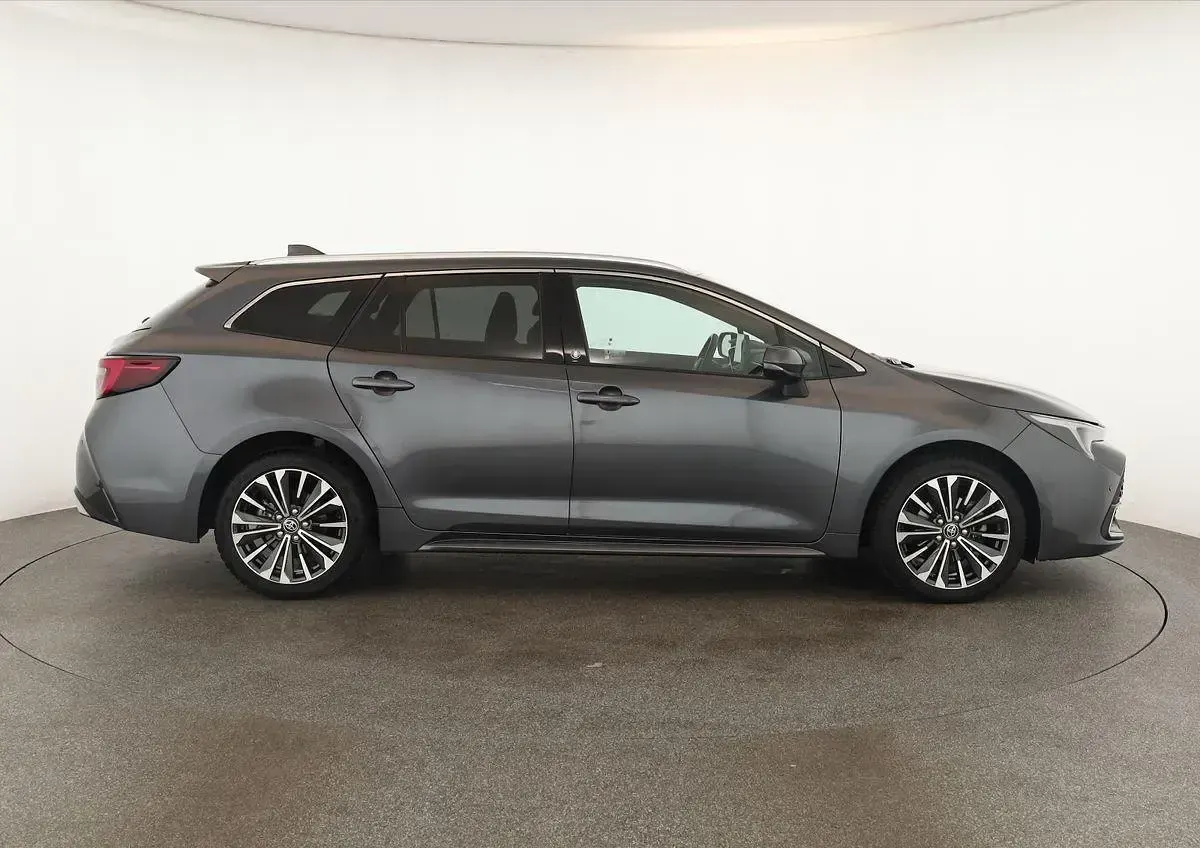 Gebraucht Toyota Corolla Team 140 PS (102 kW) 2024 Marlingrau Kombi