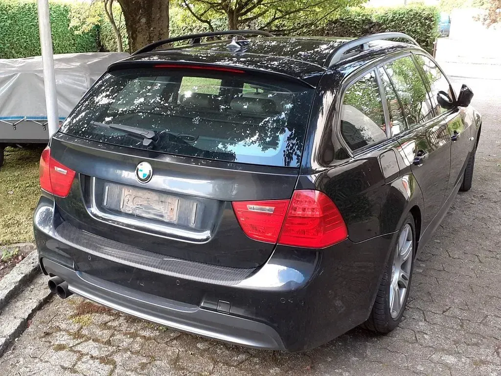 Gebraucht BMW 325 Performance 218 PS (160 kW) 2009 Schwarz Kombi