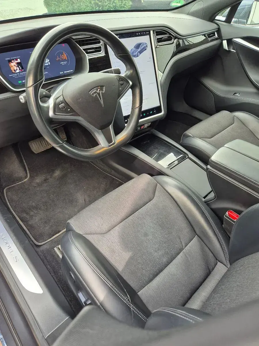 Usata Tesla Model S 350 kW (476 CV) 2017 Argento Utilitaria