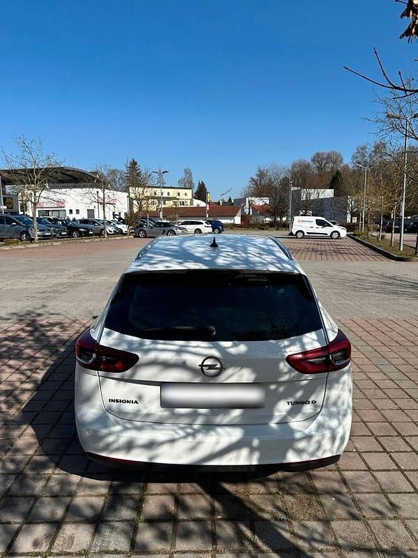 Gebraucht Opel Insignia Edition 136 PS (100 kW) 2018 Weiß Kombi