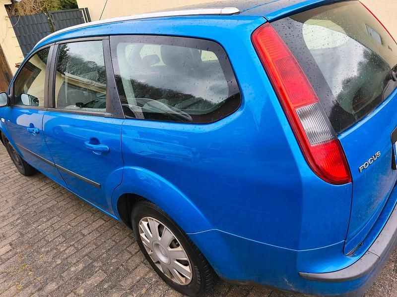 Gebraucht Ford Focus 125 PS (91 kW) 2006 Blau Kombi