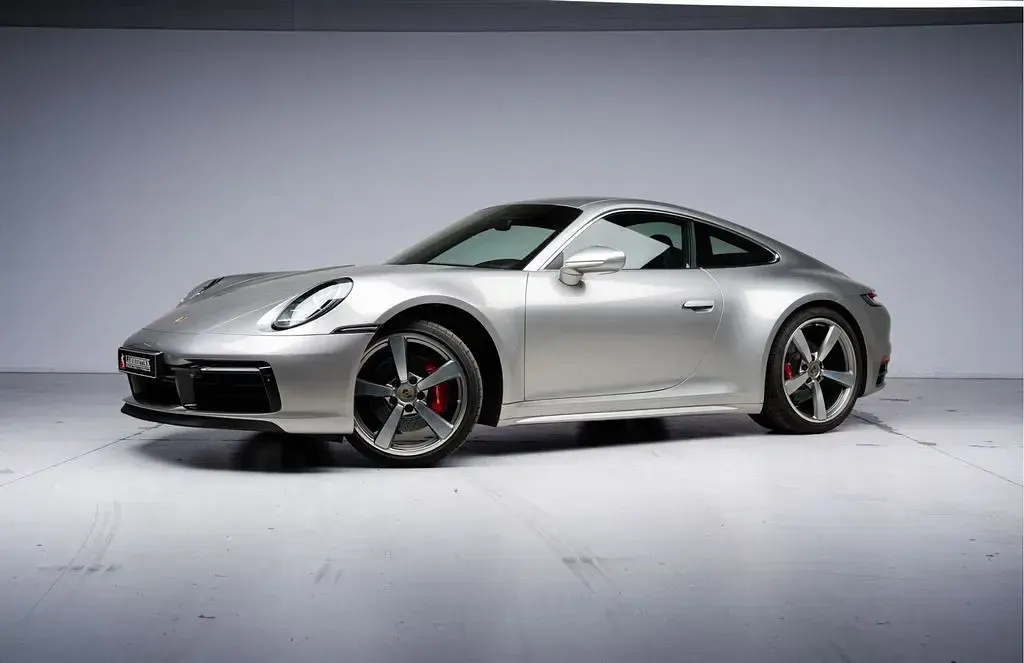 Gebraucht Porsche 992 451 PS (331 kW) 2021 Silber
