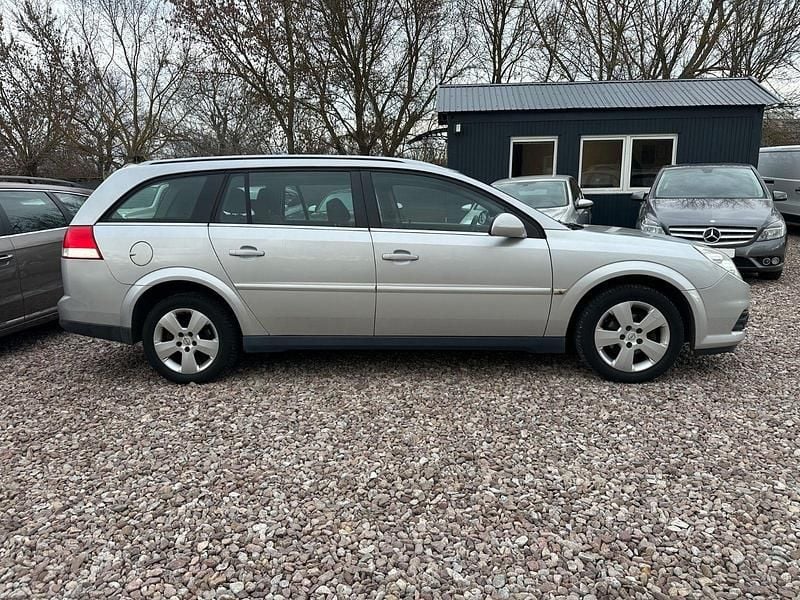 Gebraucht Opel Vectra Basis 122 PS (89 kW) 2006 Silber Kombi