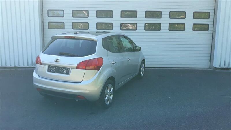 Gebraucht Kia Venga DREAM-TEAM Edition 125 PS (91 kW) 2015 Silber / kirunasilber / metallic Kleinwagen