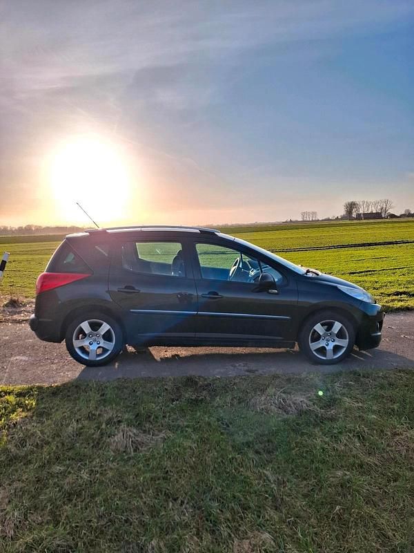 Gebraucht Peugeot 207 120 PS (88 kW) 2011 Schwarz Kombi