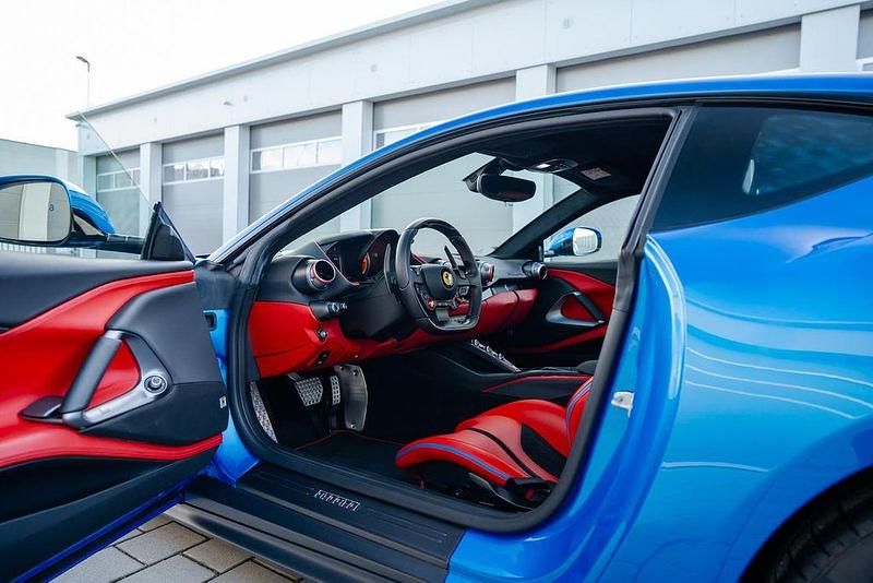 Gebraucht Ferrari 812 799 PS (587 kW) 2018 Blau Coupé