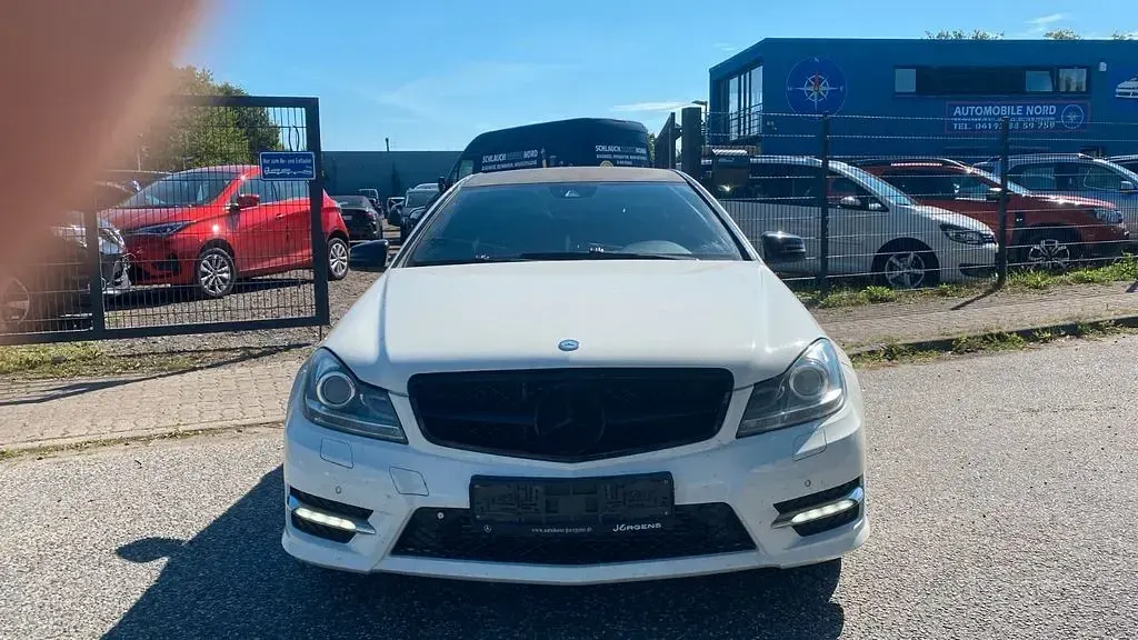 Gebraucht Mercedes C180 AMG 156 PS (114 kW) 2011 Weiß Coupé