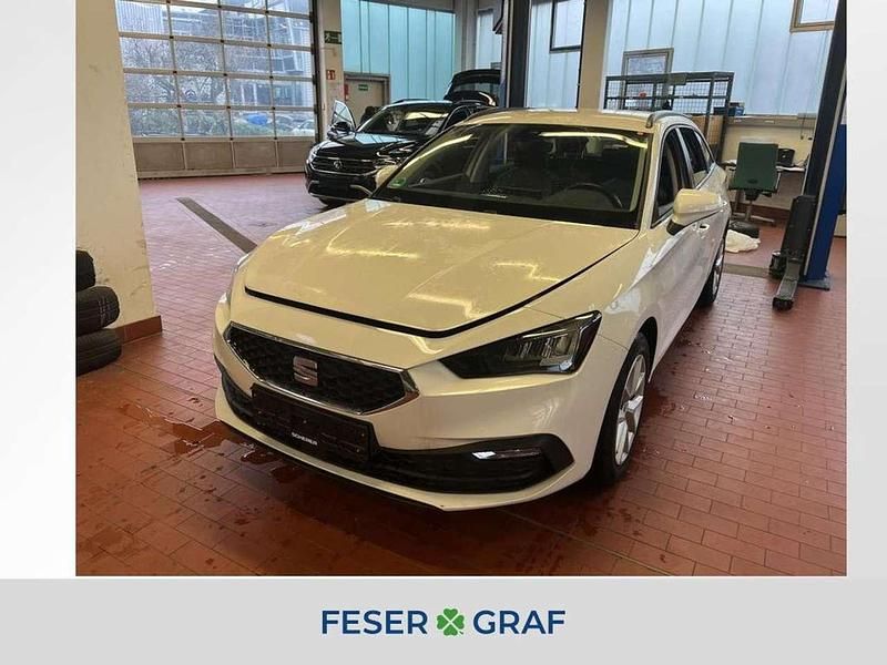 Candyweiß Gebraucht 2021 Seat Leon Style Kombi | 20.650 € (Fairer Preis) - Bild 1/4