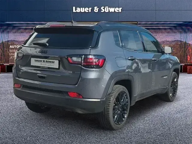 Gebraucht Jeep Compass 131 PS (96 kW) 2022 Grau SUV