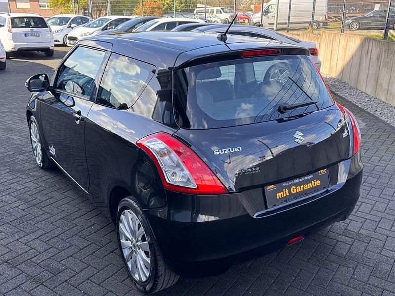 Gebraucht Suzuki Swift 94 PS (69 kW) 2014 Schwarz Kleinwagen