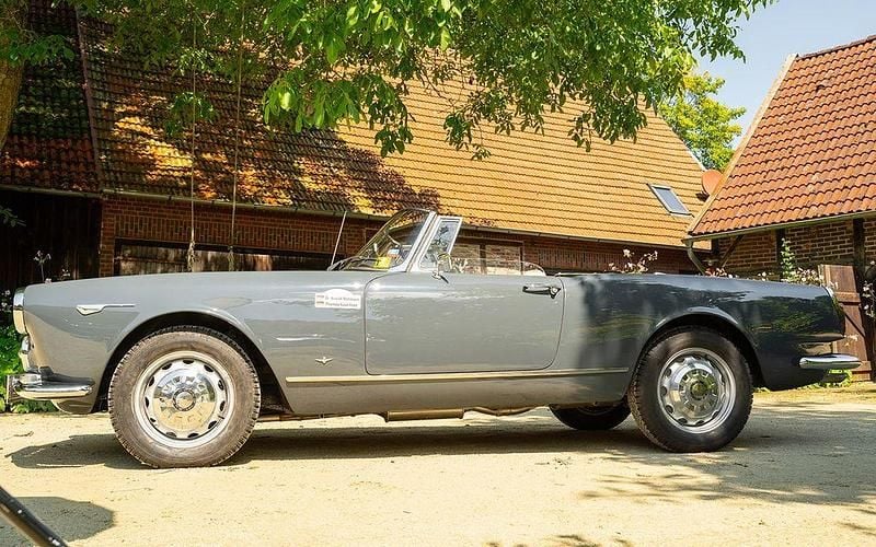 Gebraucht Alfa Romeo 2600 145 PS (106 kW) 1963 Grau Cabrio