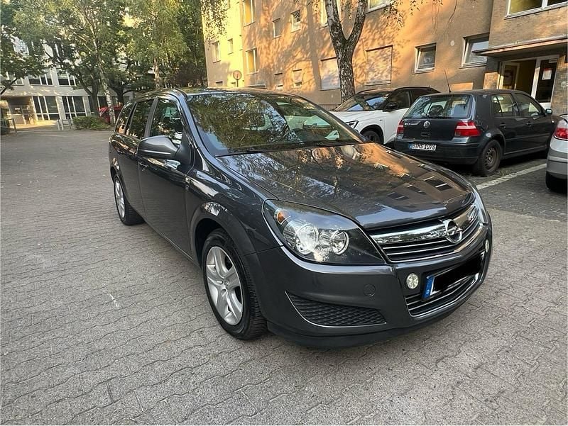 Gebraucht 2010 Opel Astra Kombi | 2.350 € (Guter Preis) - Bild 1/4