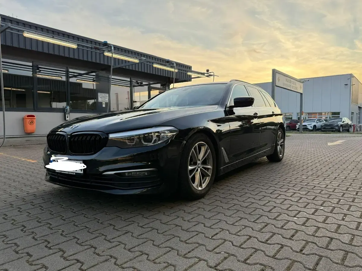 Gebraucht BMW 520 190 PS (139 kW) 2018 Schwarz Kombi
