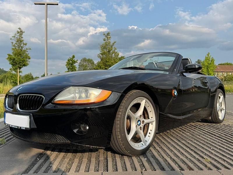 Schwarz Gebraucht 2003 BMW Z4 Performance Cabrio | 16.750 € (Etwas zu teuer) - Bild 1/4
