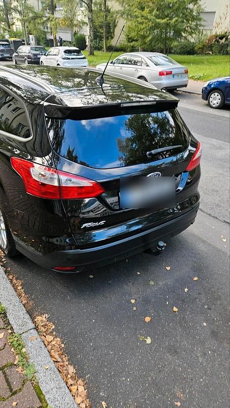 Gebraucht Ford Focus 116 PS (85 kW) 2014 Braun Kombi