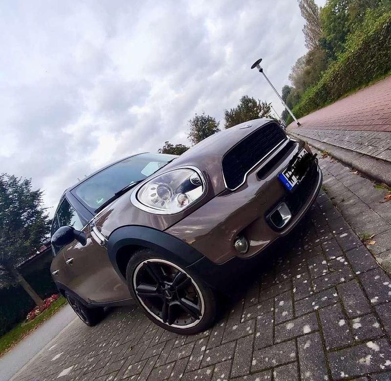 Braun Gebraucht 2011 Mini Cooper S Countryman SUV | 7.350 € (Guter Preis) - Bild 1/4