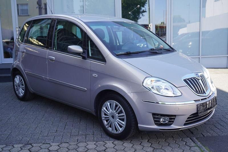 Beige Gebraucht 2007 Lancia Musa Van / Kleinbus | 4.999 € (Fairer Preis) - Bild 1/4