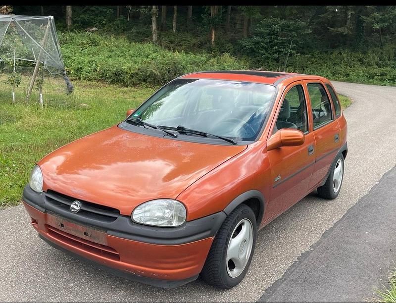 Gold Gebraucht 1997 Opel Corsa Kleinwagen | 1.550 € - Bild 1/4