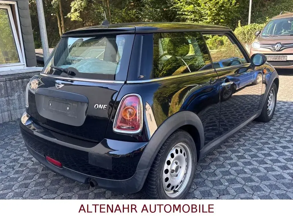 Gebraucht Mini ONE 75 PS (55 kW) 2009 Schwarz Kleinwagen