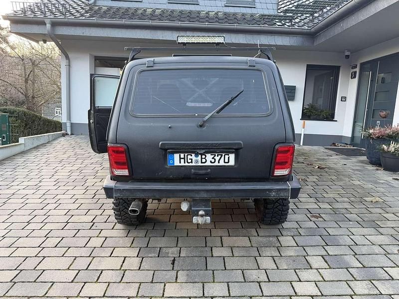 Gebraucht Lada niva 82 PS (60 kW) 2009 SUV