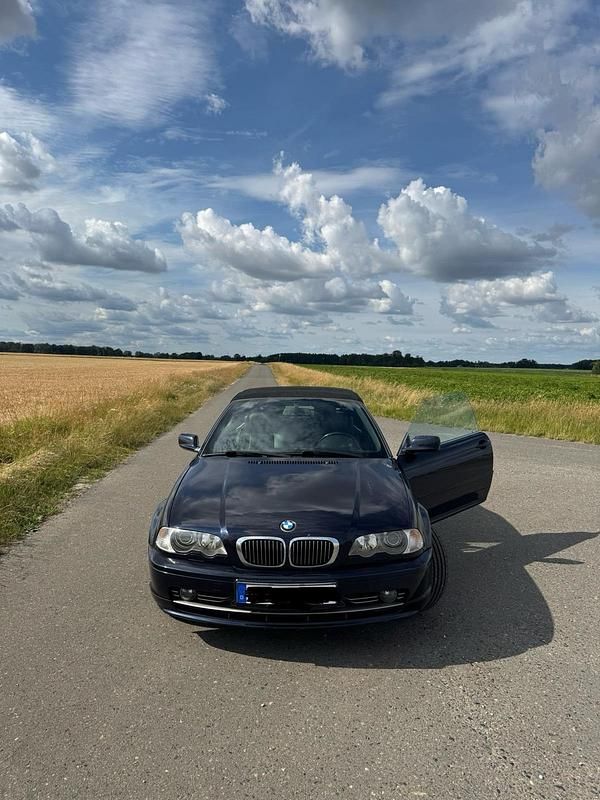 Blau Gebraucht 2001 BMW 330 Cabriolet Cabrio | 9.900 € (Superpreis) - Bild 1/4