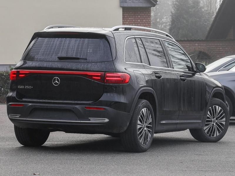 Gebraucht Mercedes EQB250+ Progressive 139 kW (190 PS) 2025 Schwarz nachtschwarz SUV