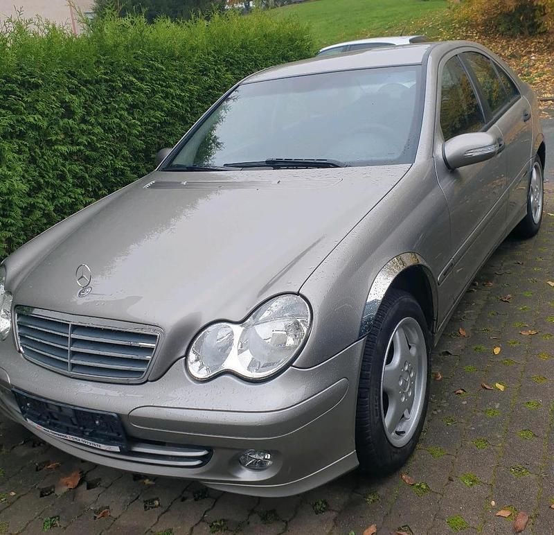 Gold Gebraucht 2004 Mercedes C180 Limousine | 2.200 € (Superpreis) - Bild 1/4