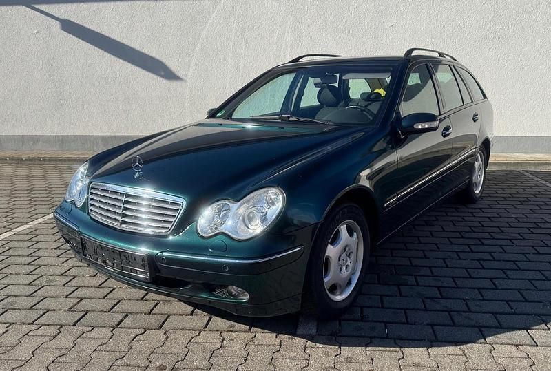 Grün Gebraucht 2003 Mercedes C180 Elegance Kombi | 2.999 € (Etwas zu teuer) - Bild 1/4