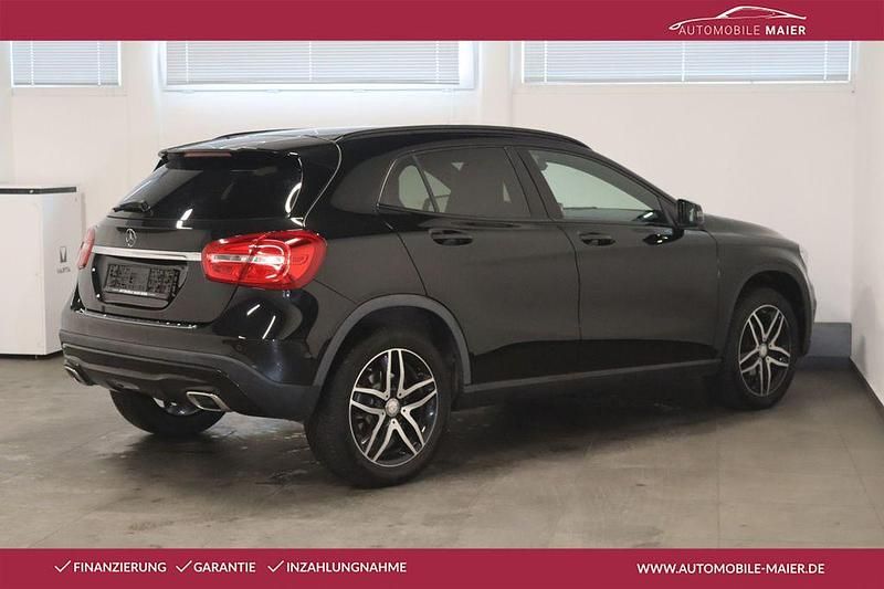Gebraucht Mercedes GLA200 156 PS (114 kW) 2016 Schwarz SUV