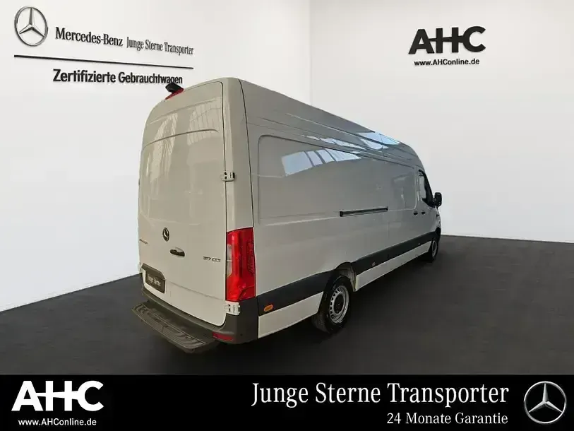 Gebraucht Mercedes Sprinter 170 PS (125 kW) 2025 Arktikweiß Van