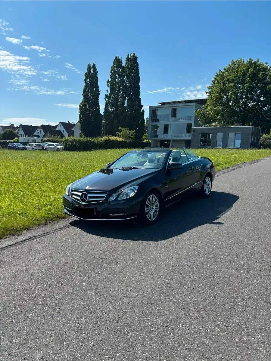 Gebraucht Mercedes E350 265 PS (194 kW) 2011 Schwarz Cabrio