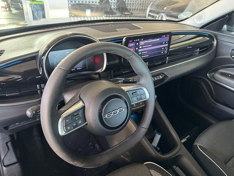 Gebraucht Fiat 600 Icon 101 PS (74 kW) 2024 Schwarz SUV