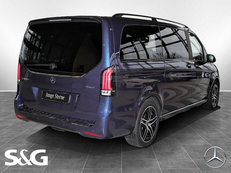Gebraucht Mercedes V300 Avantgarde 237 PS (174 kW) 2024 Sodalithblau met. Van / Kleinbus
