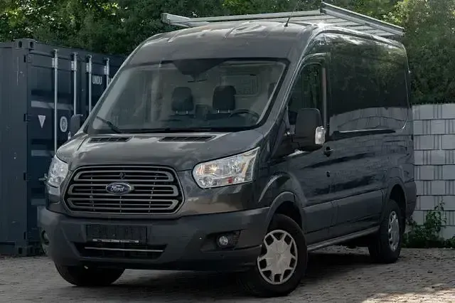 Gebraucht Ford Transit Trend 131 PS (96 kW) 2018 Grau Van / Kleinbus