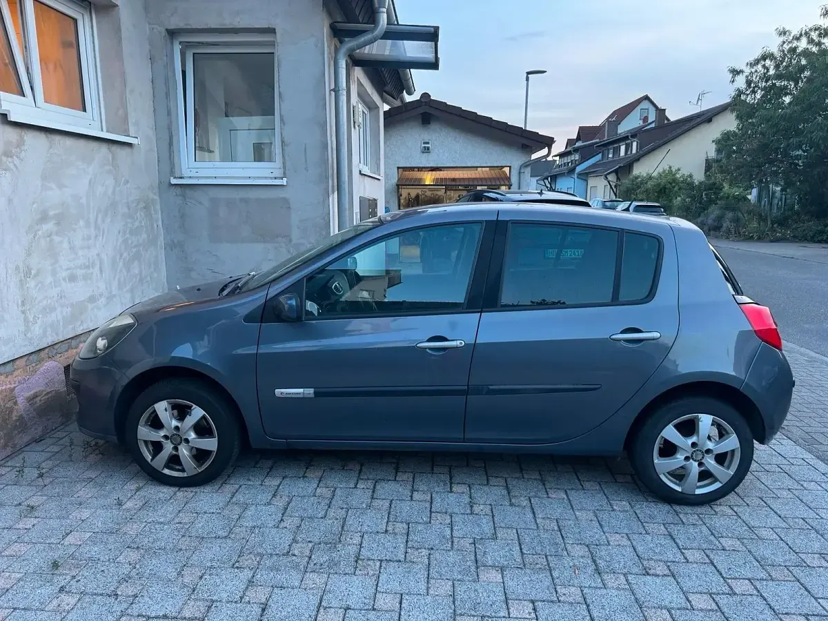 Gebraucht Renault Clio III 75 PS (55 kW) 2007 Grau Kleinwagen