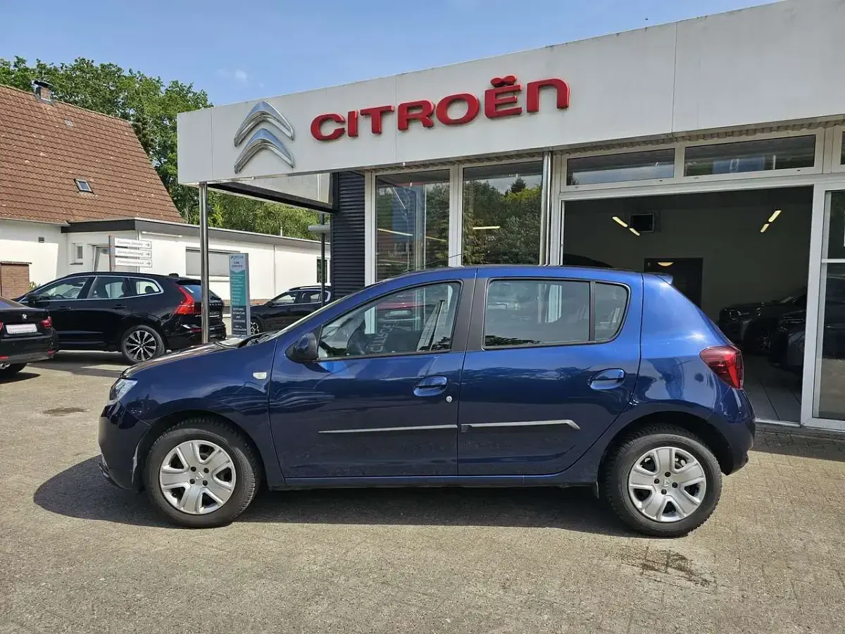 Gebraucht Dacia Sandero Comfort 73 PS (53 kW) 2019 Blau cosmos Kleinwagen