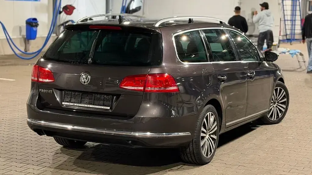 Gebraucht VW Passat Comfortline 105 PS (77 kW) 2012 Braun Kombi