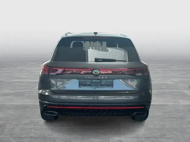 Gebraucht VW Touareg R-line 231 PS (169 kW) 2025 Grau SUV