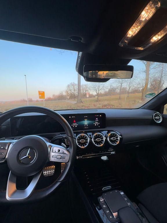 Gebraucht Mercedes A220 AMG line 190 PS (139 kW) 2021 Weiß Limousine