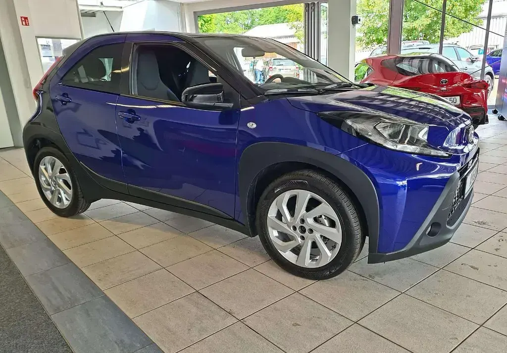 Gebraucht Toyota Aygo X Pulse 72 PS (52 kW) 2023 Juniperblau SUV
