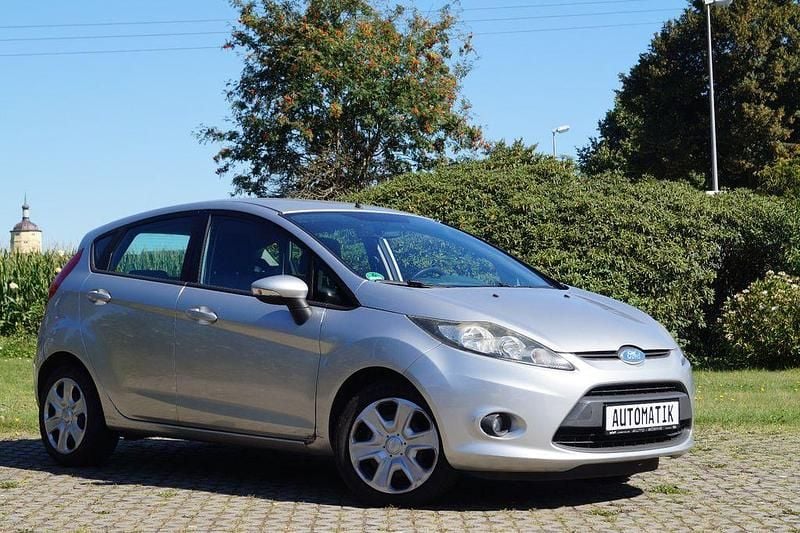 Silber Gebraucht 2008 Ford Fiesta Trend Kleinwagen | 3.990 € (Teuer) - Bild 1/4